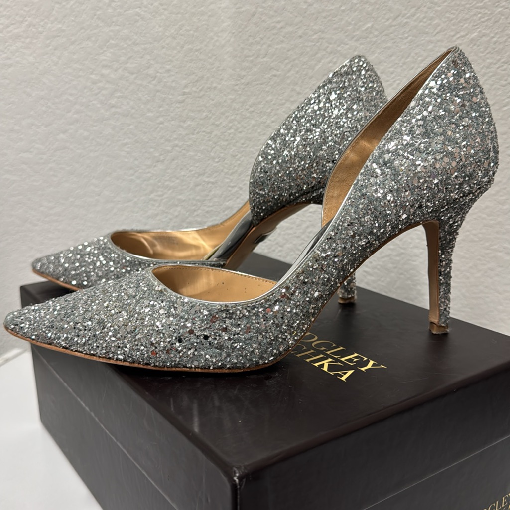 Badgley Mischka Silver Sparkle Stiletto Size 9